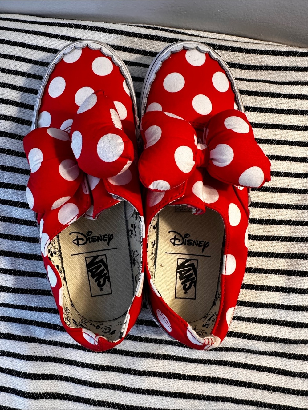 Disney X Vans Minnie Mouse Big Kids' Size 4 Slip-On Shoes with Bow